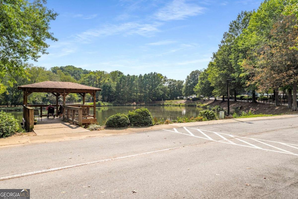 1800 Clairmont Lake Decatur - 38