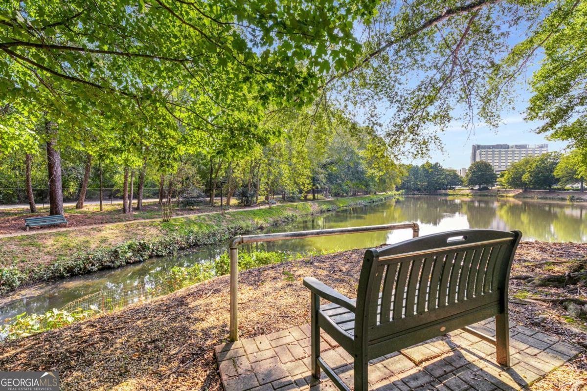 1800 Clairmont Lake Decatur - 4