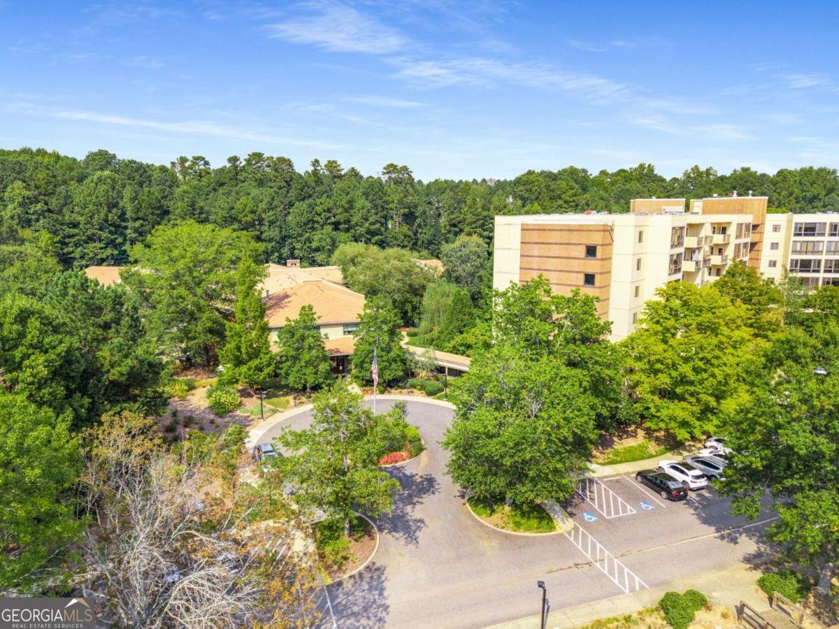 1800 Clairmont Lake Decatur - 42