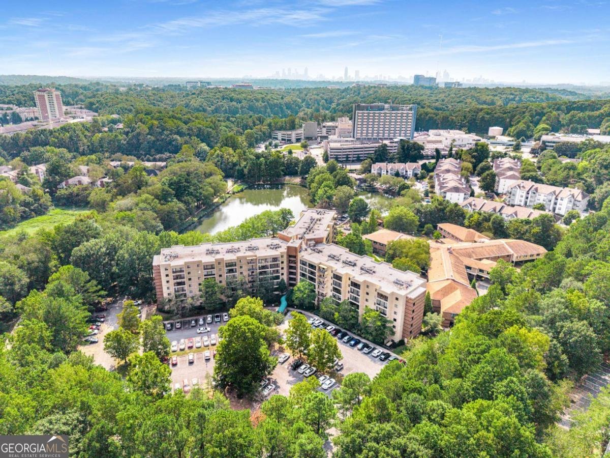 1800 Clairmont Lake Decatur - 44