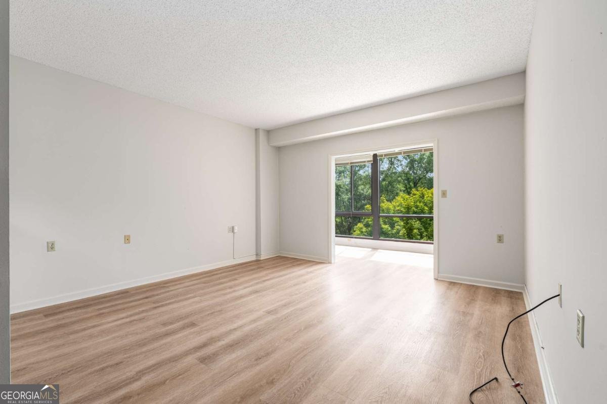 1800 Clairmont Lake Decatur - 8