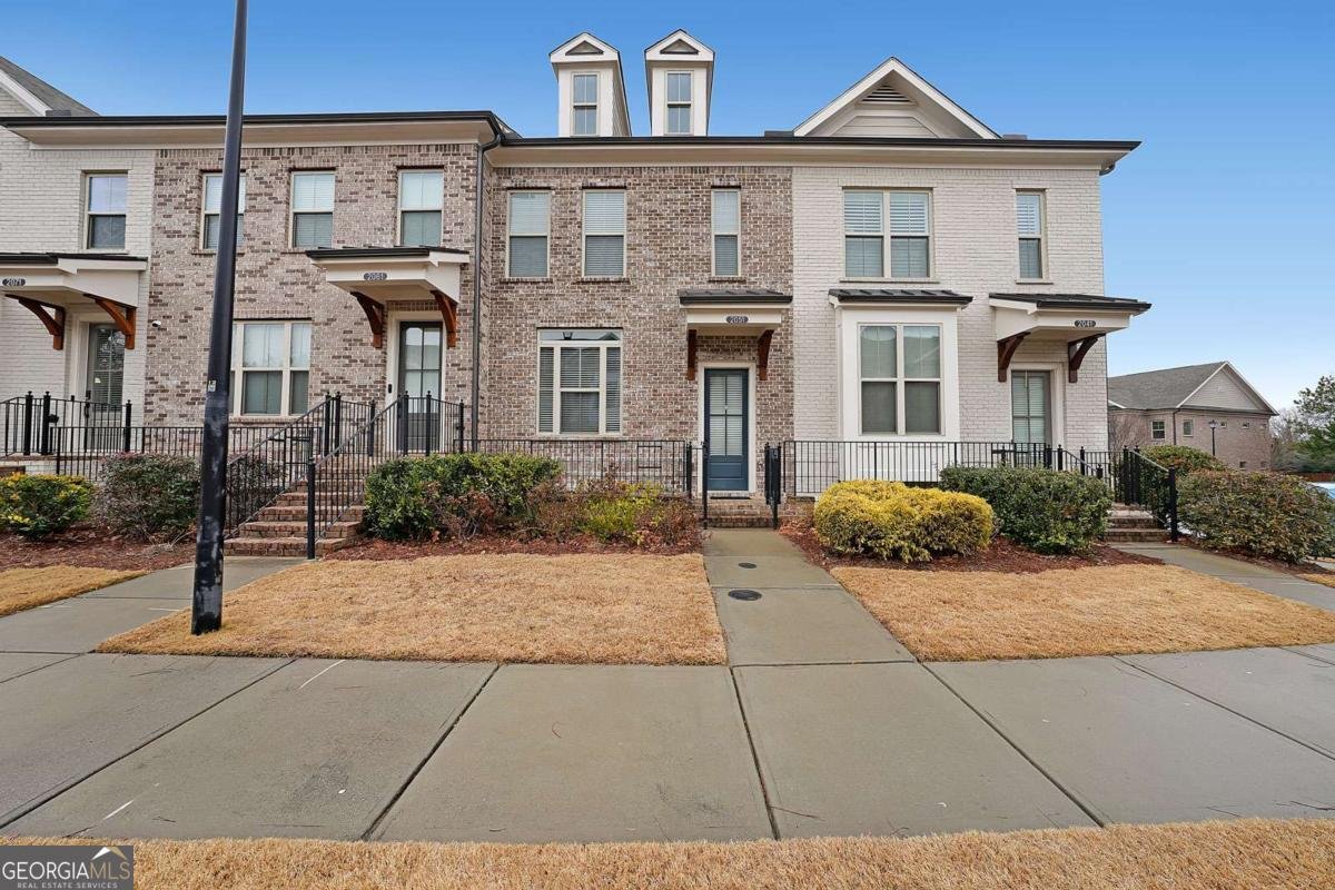 2051 Glenview Park Circle Duluth - 1