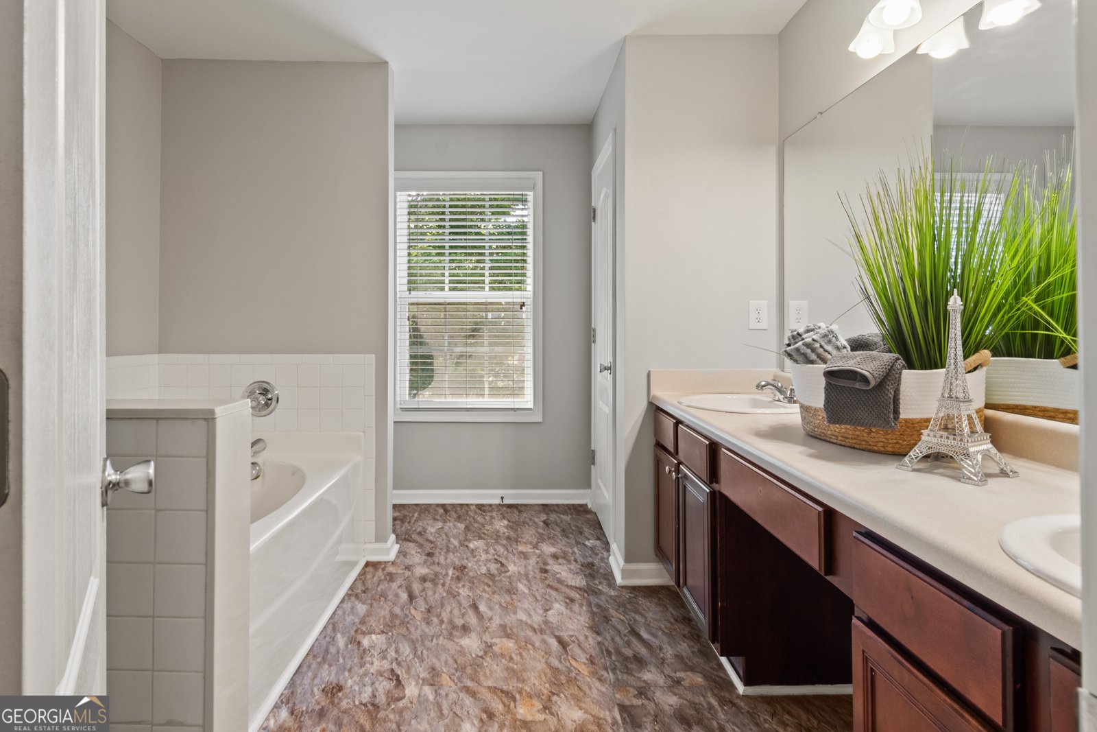 826 Ash Street Canton - 30
