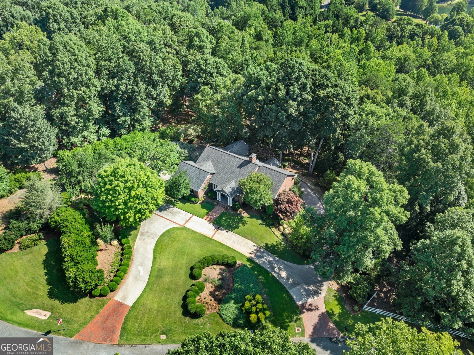 31 Willows Court Cleveland - 1