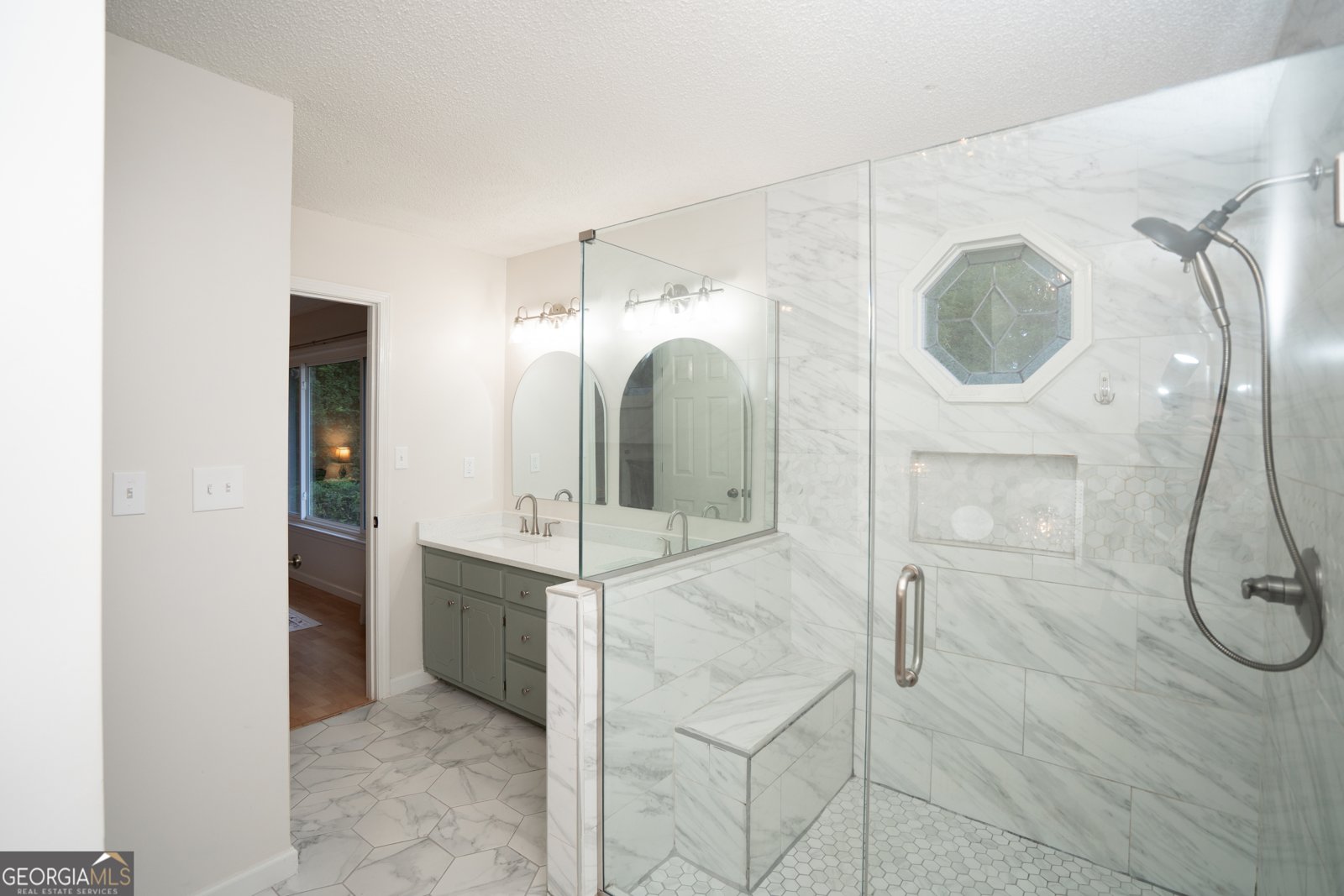 295 Hillview Road Hampton - 33