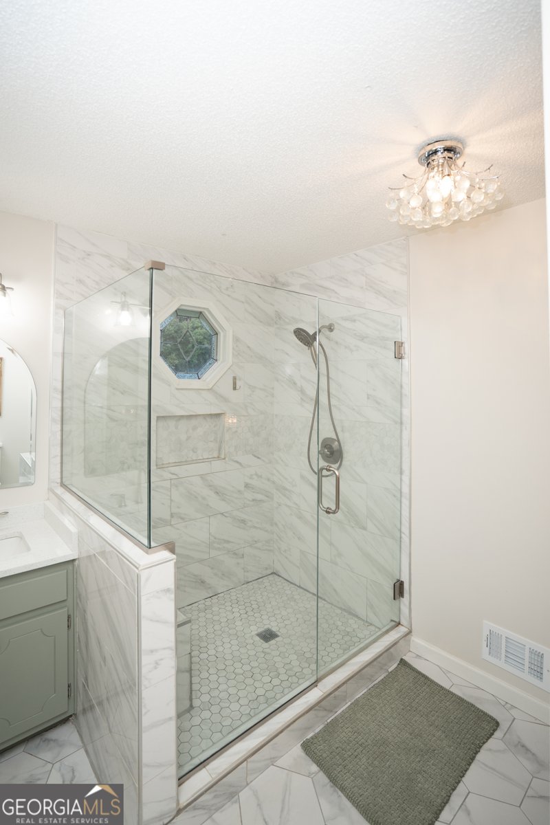 295 Hillview Road Hampton - 35