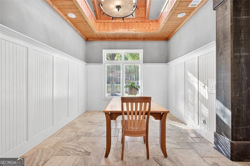 5829 SWINGING GATE Gainesville - 27