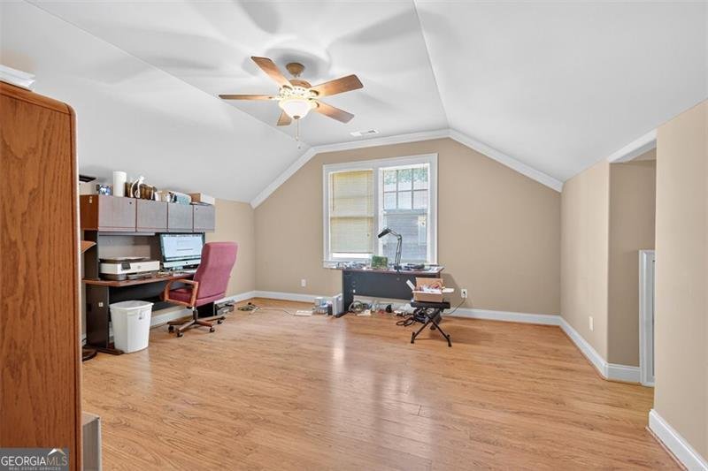 5829 SWINGING GATE Gainesville - 38