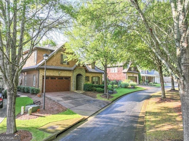5829 SWINGING GATE Gainesville - 5