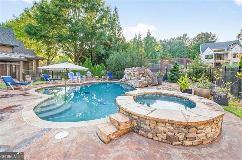 5829 SWINGING GATE Gainesville - 71
