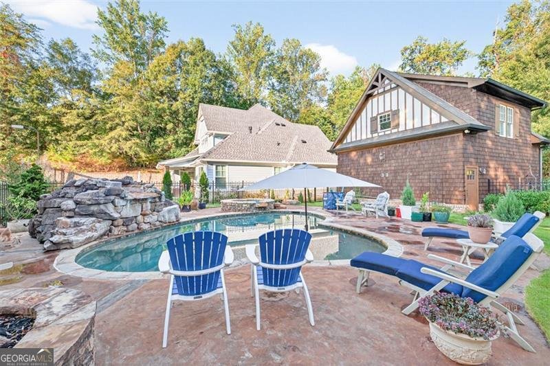 5829 SWINGING GATE Gainesville - 74