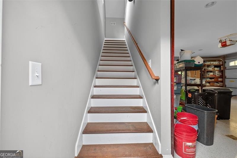 5829 SWINGING GATE Gainesville - 83