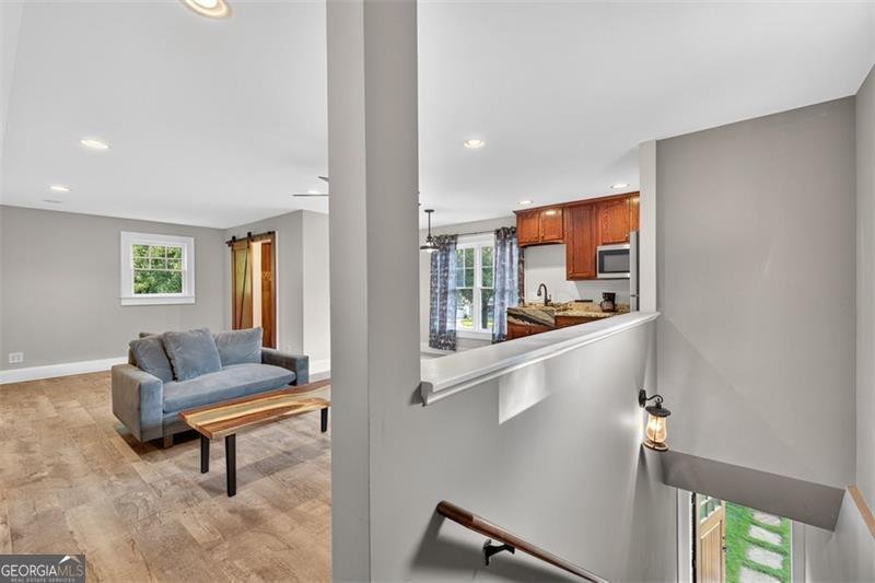 5829 SWINGING GATE Gainesville - 84