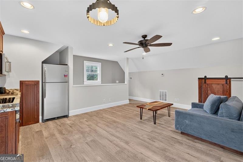 5829 SWINGING GATE Gainesville - 89