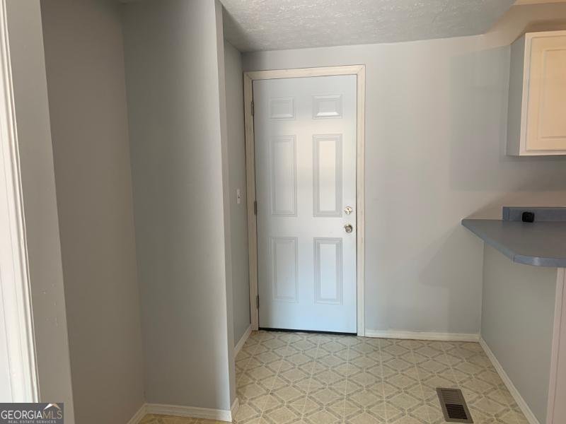 342 Phillips Circle Royston - 8