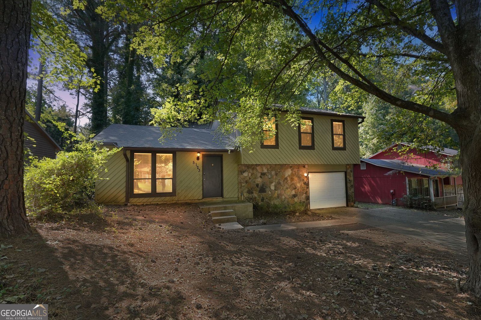 5123 Woodbridge Trail Stone Mountain - 1