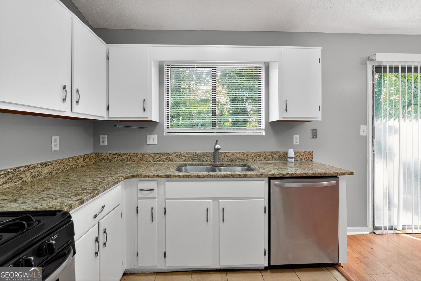 5123 Woodbridge Trail Stone Mountain - 10