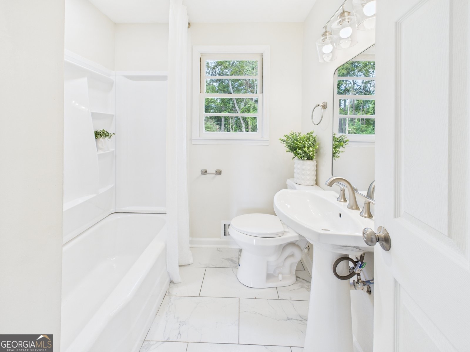 3533 Greenbriar Road Macon - 23