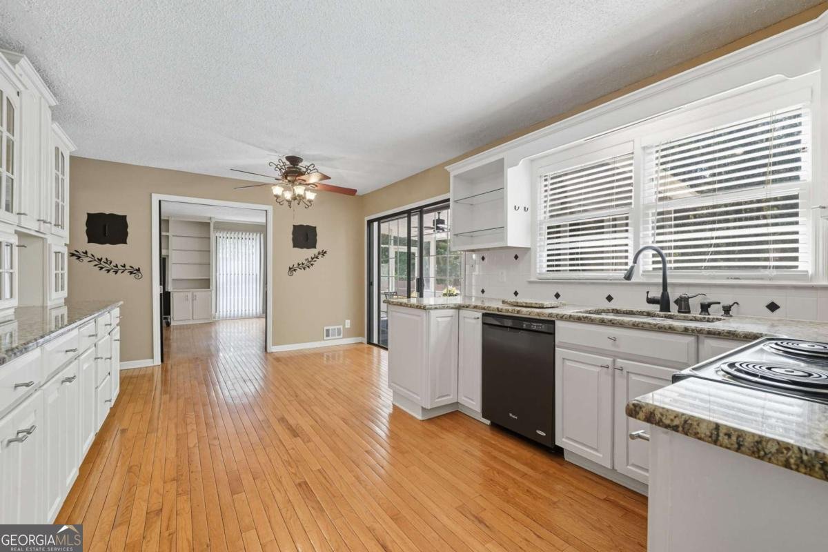 5241 Brasswood Drive Stone Mountain - 13