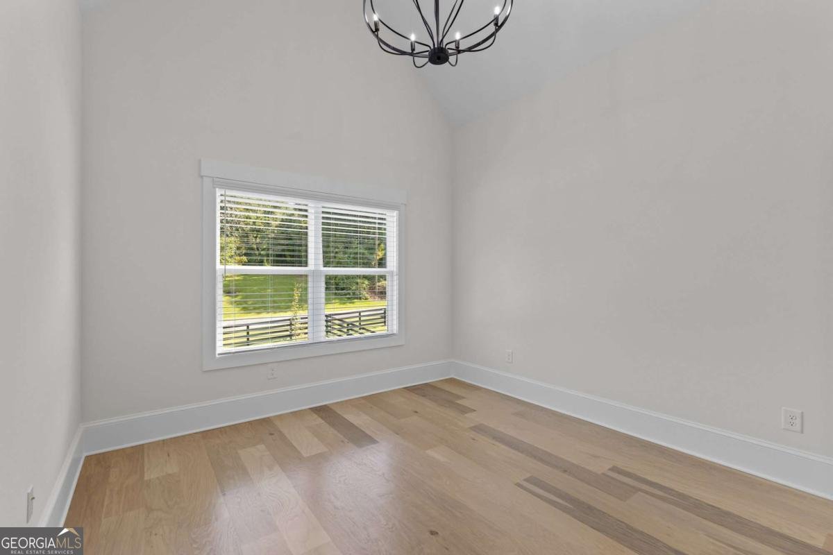 5 Olevia Street Winder - 54