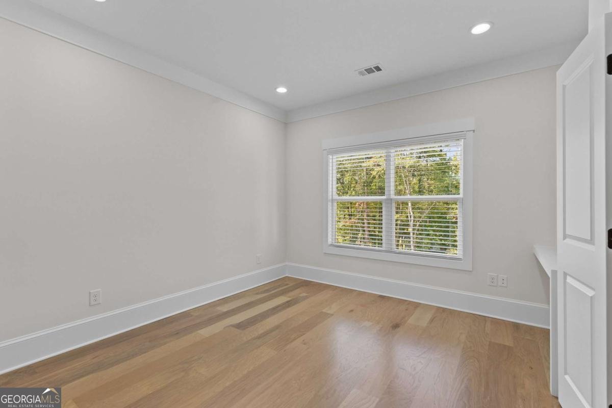 5 Olevia Street Winder - 57