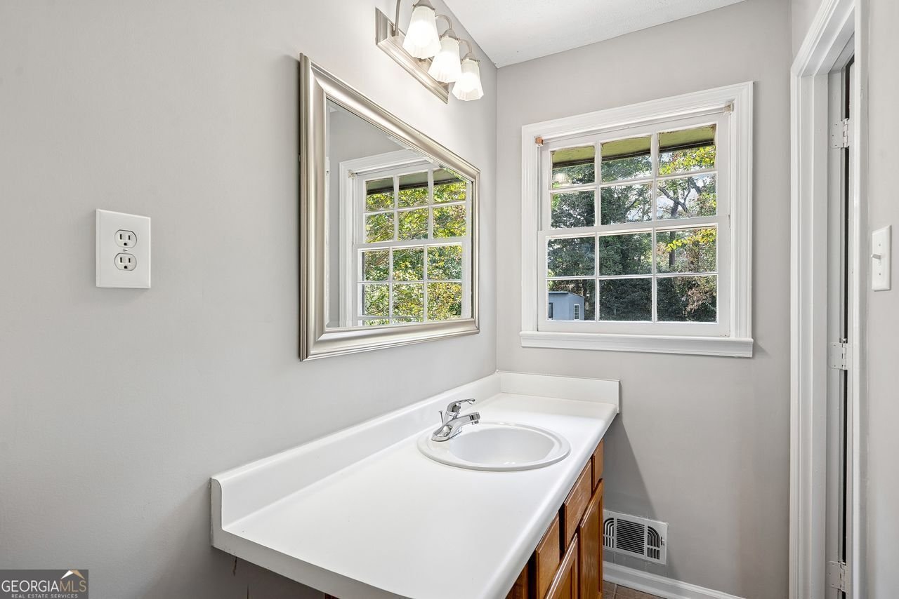 217 Sandra Drive Lilburn - 40