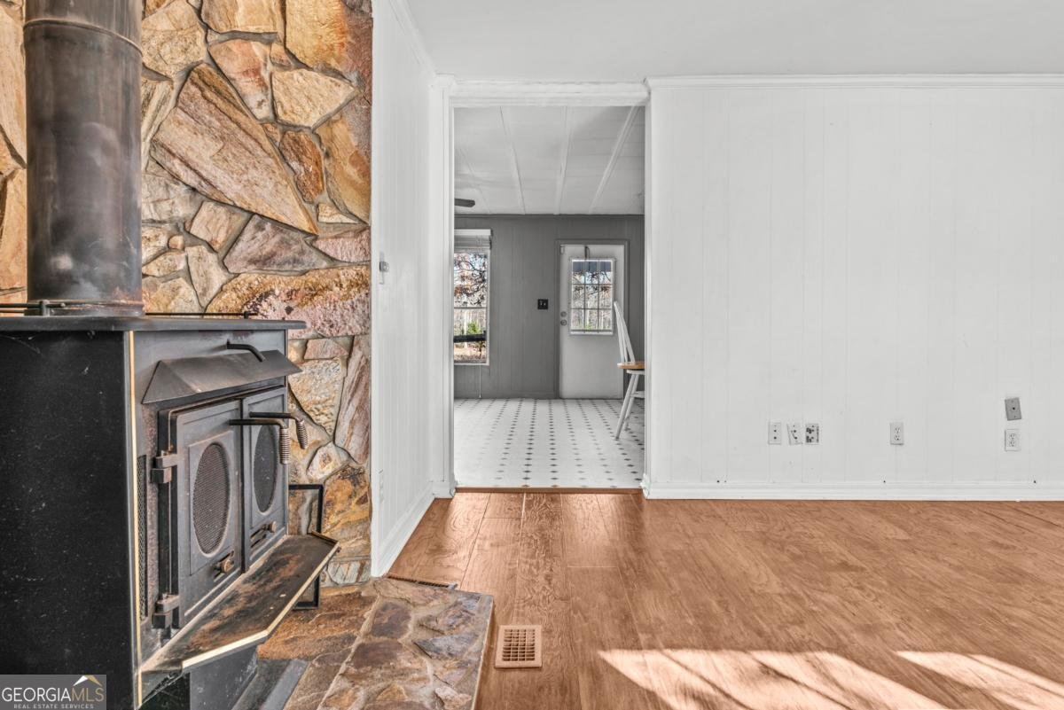 905 Adams Duncan Road Hull - 4