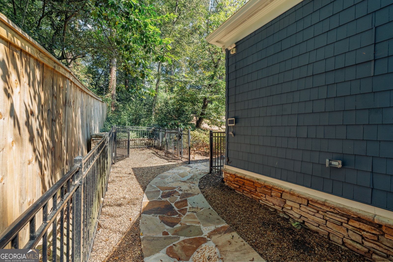 2813 Roxboro Road Atlanta - 78