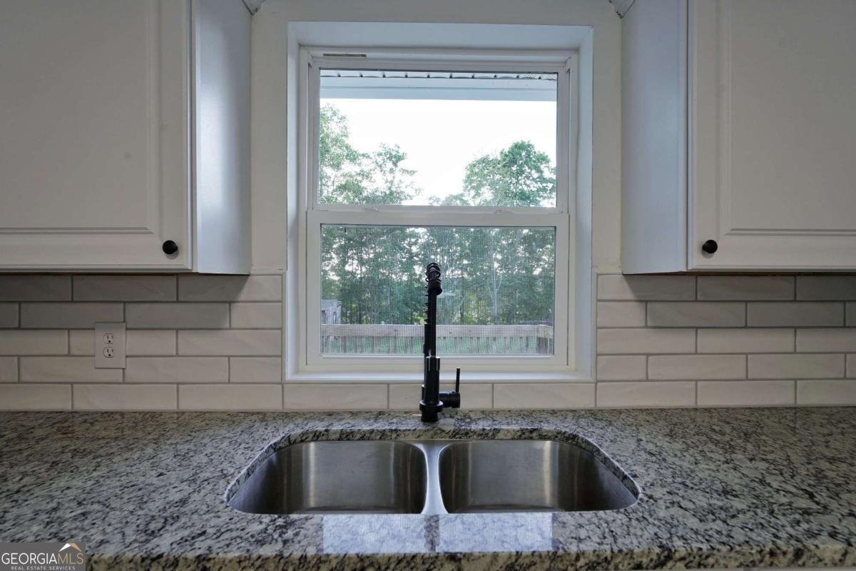 1547 York Drive Canton - 25