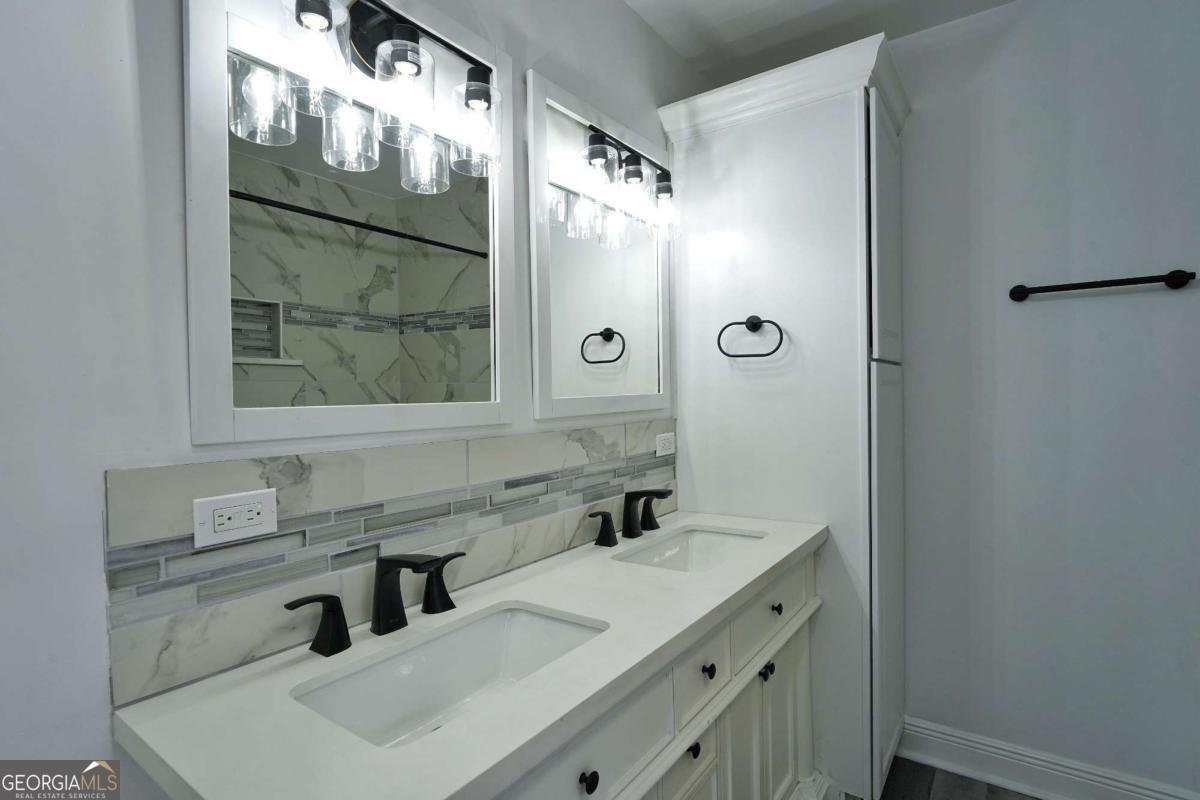 1547 York Drive Canton - 35