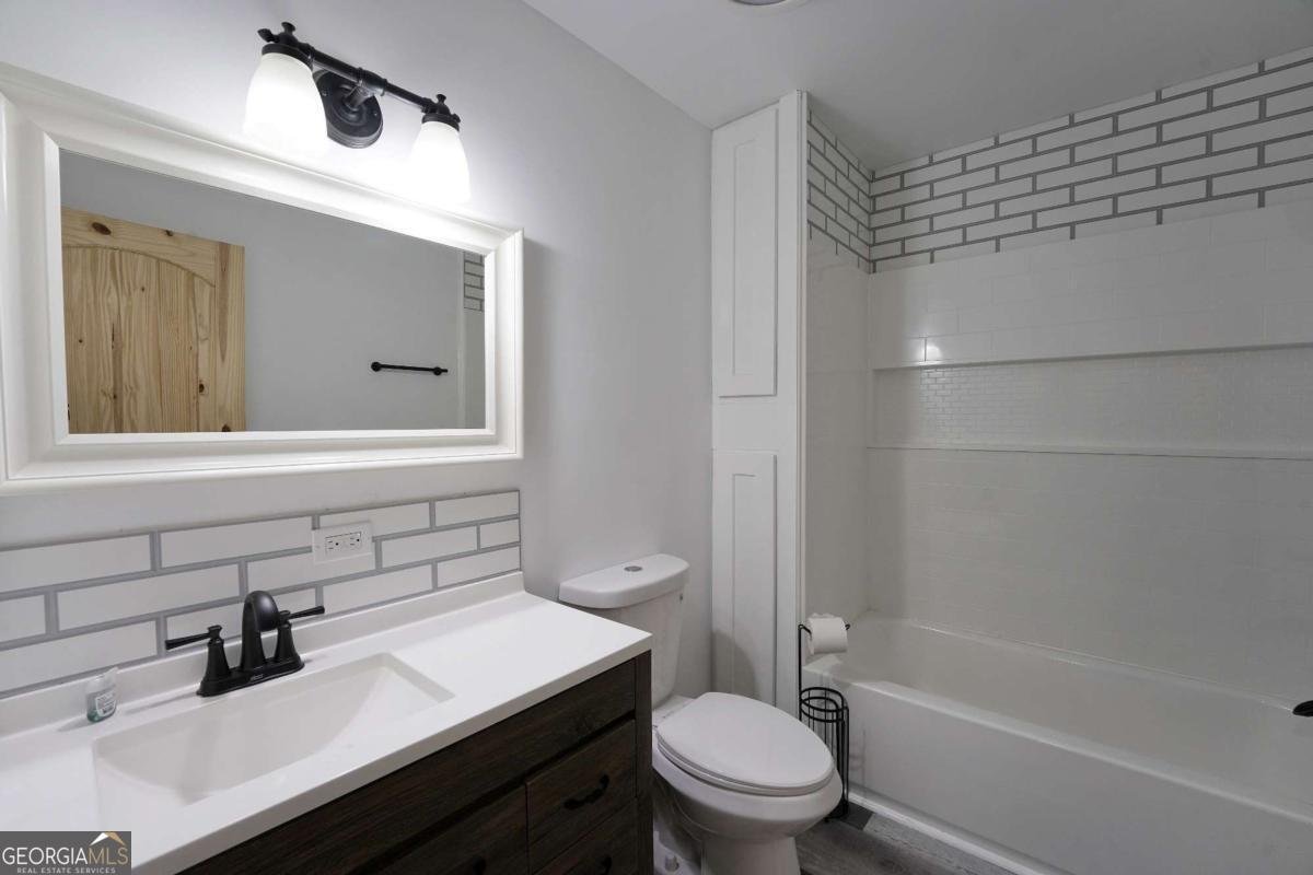 1547 York Drive Canton - 40
