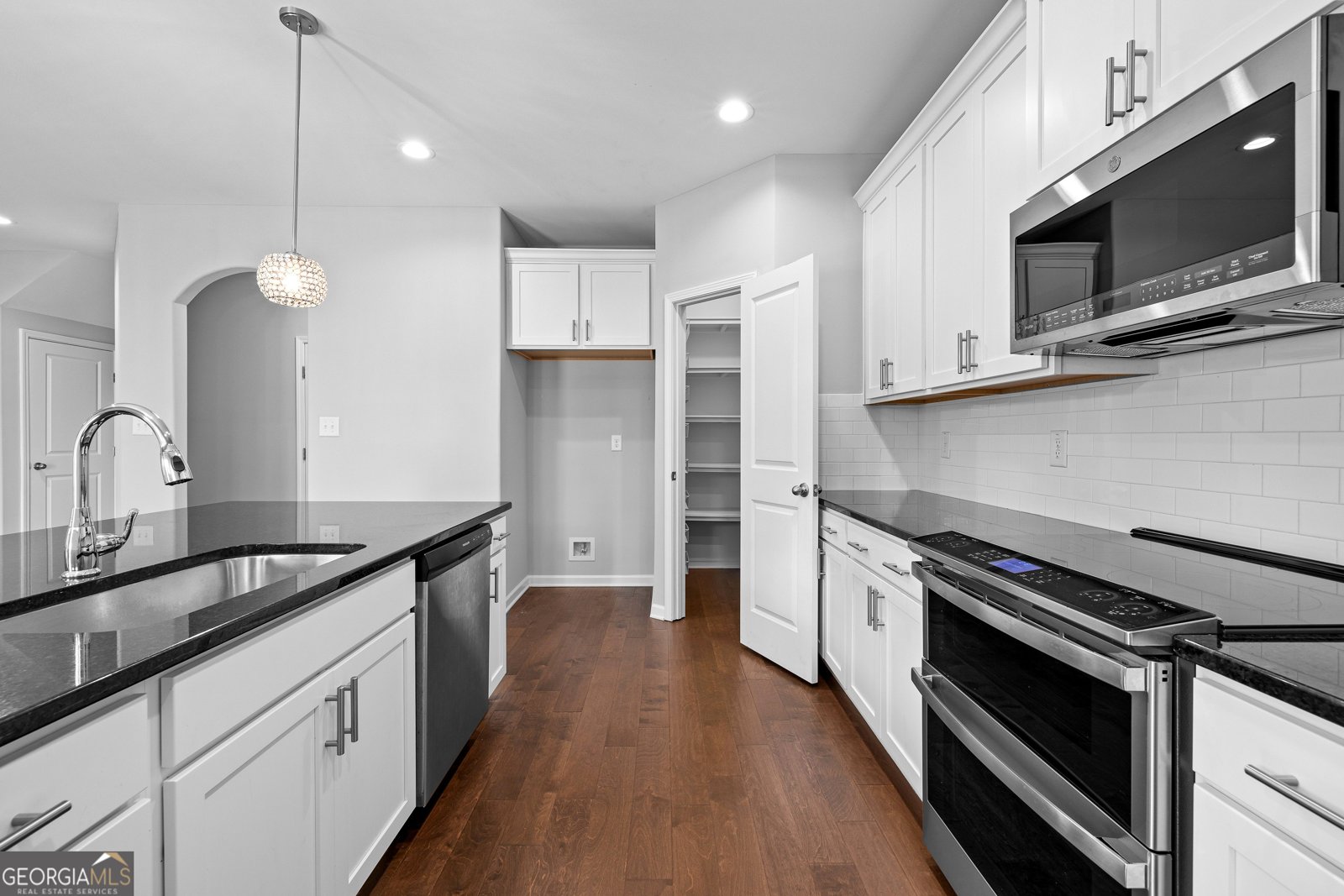 11 St Charles Ave Sharpsburg - 23