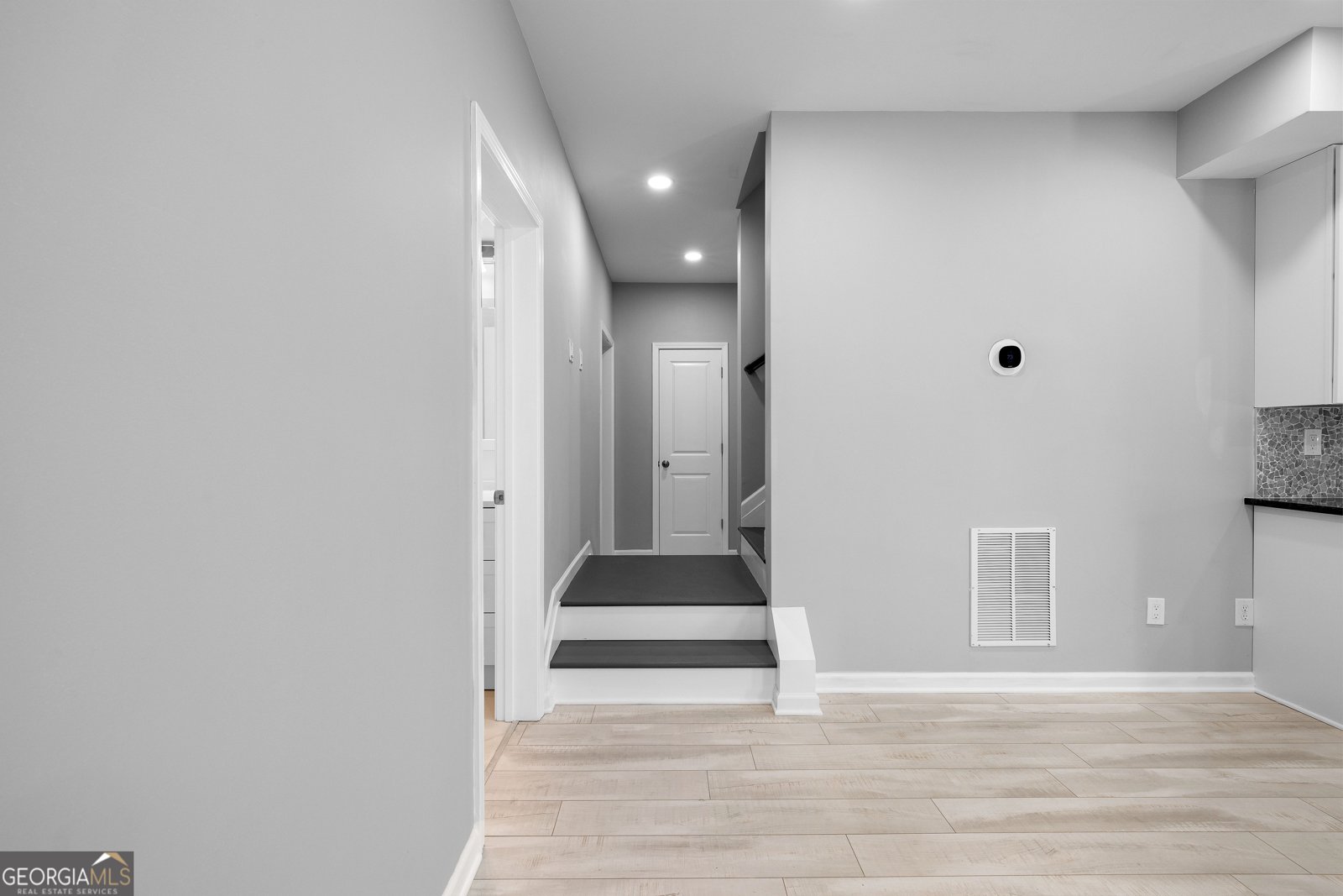 11 St Charles Ave Sharpsburg - 72