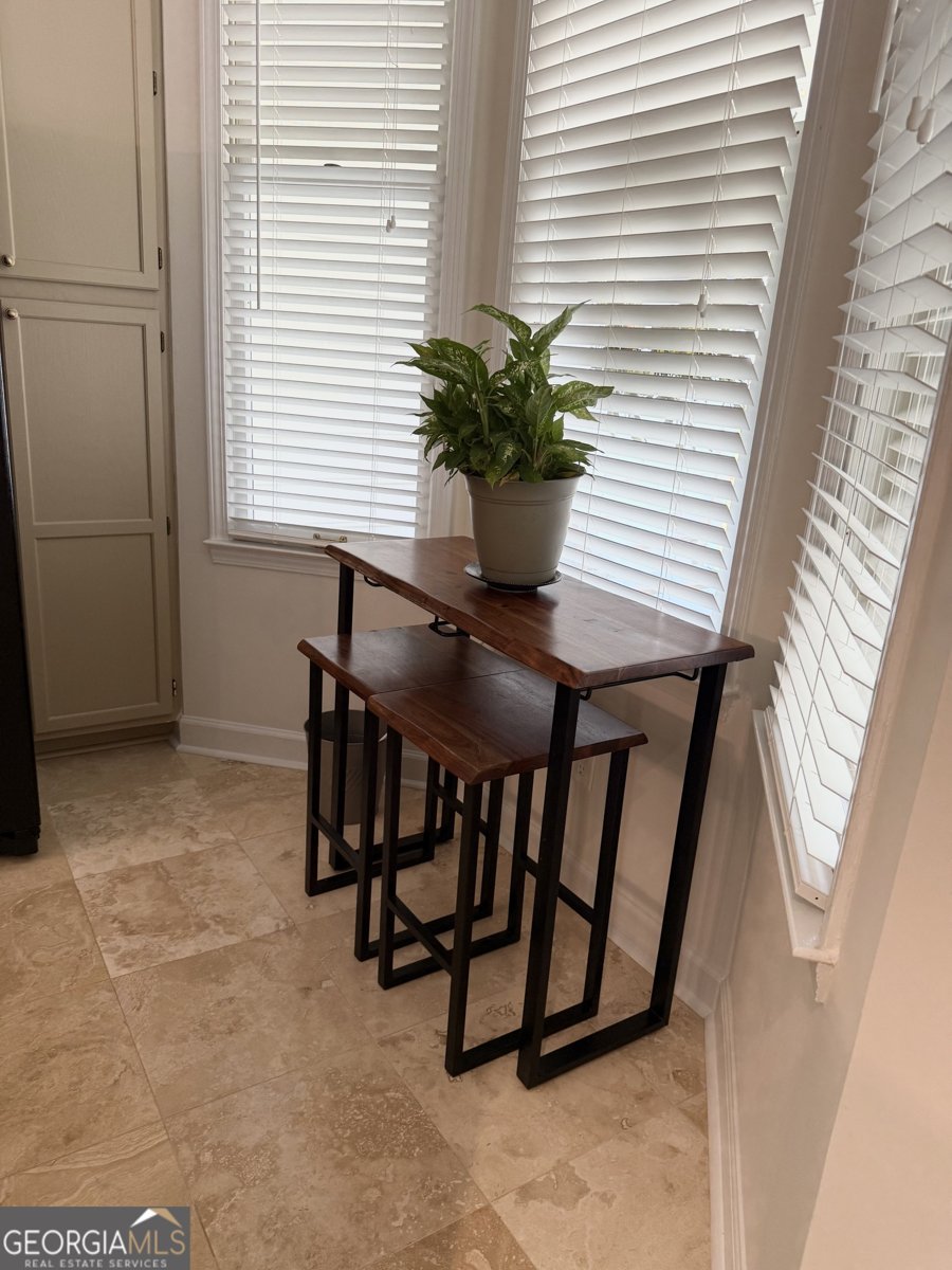 134 Victoria Way Roswell - 8