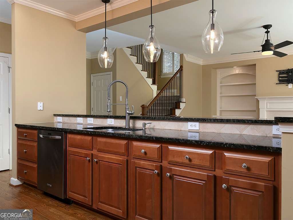 6089 Queens River Drive Mableton - 10