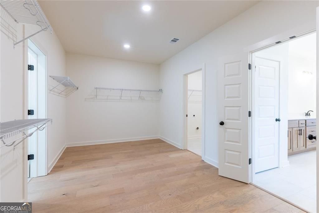 8290 Creekside Overlook Drive Gainesville - 23