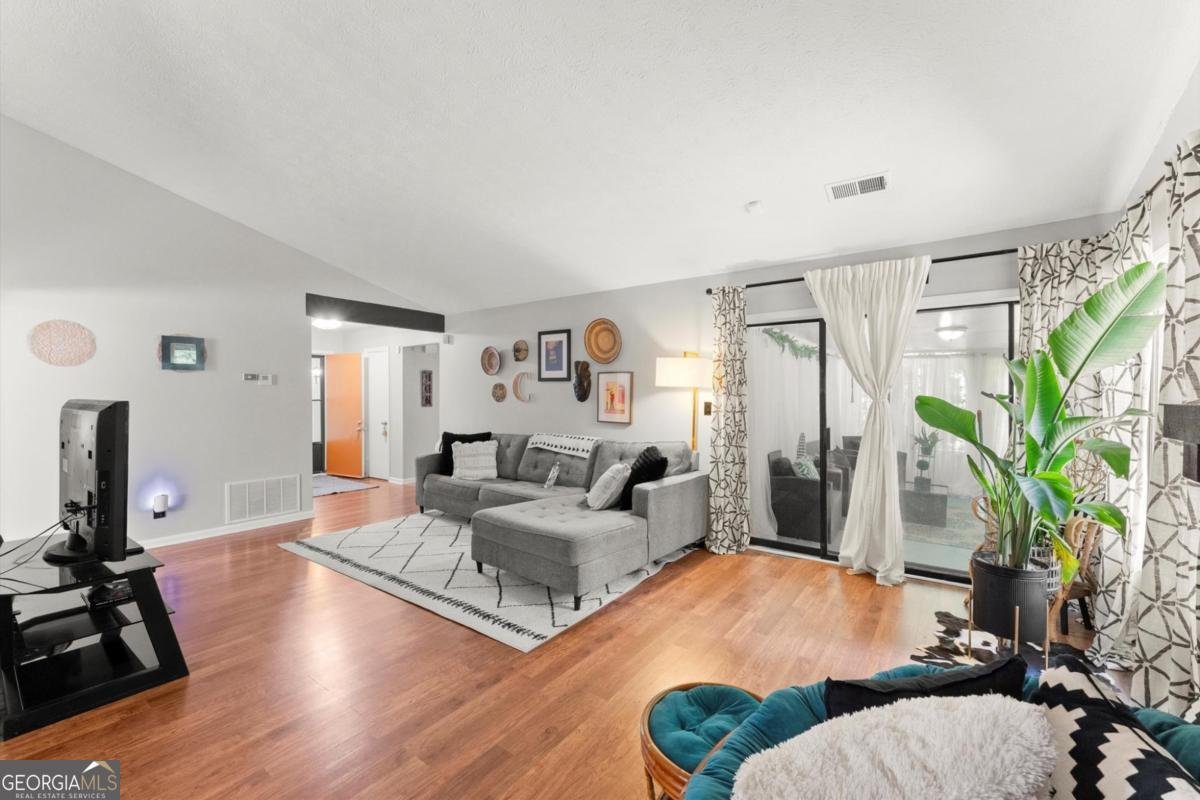 1467 Diplomat Drive Riverdale - 7