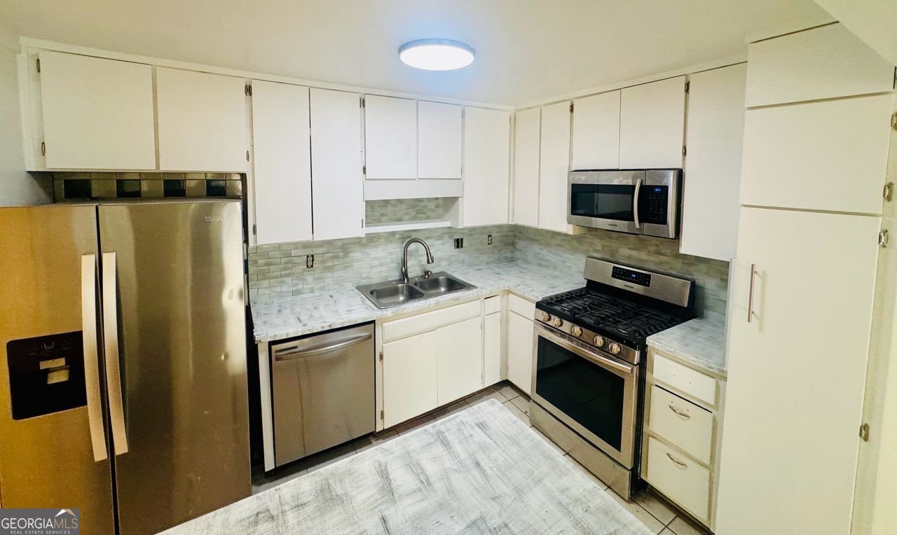 1520 STONELEIGH Stone Mountain - 18