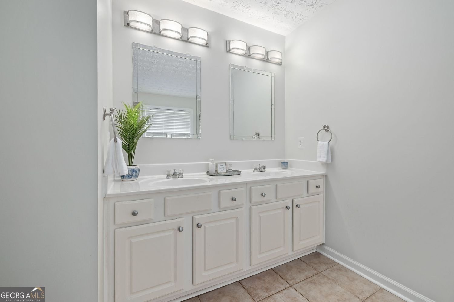 5573 Ashmoore Court Flowery Branch - 4