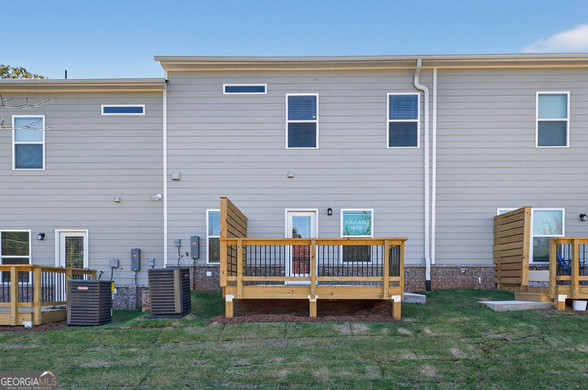 18 Jacobs Farm Lane Lawrenceville - 44