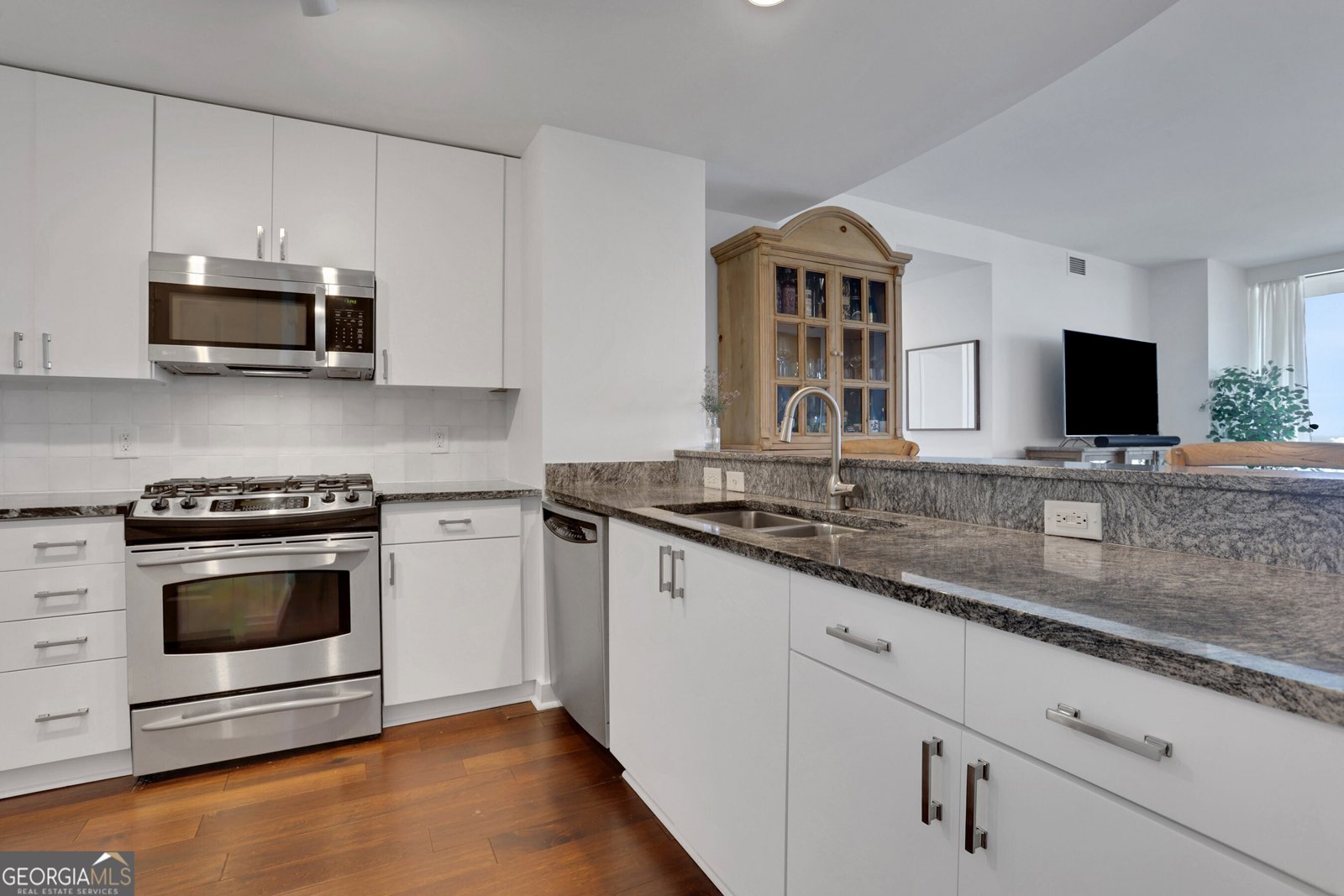 3338 Peachtree Road Atlanta - 1