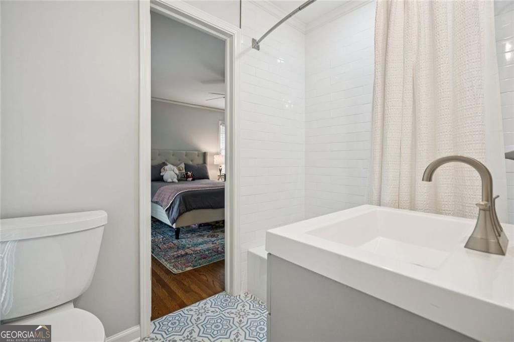 5662 Queensborough Drive Atlanta - 35