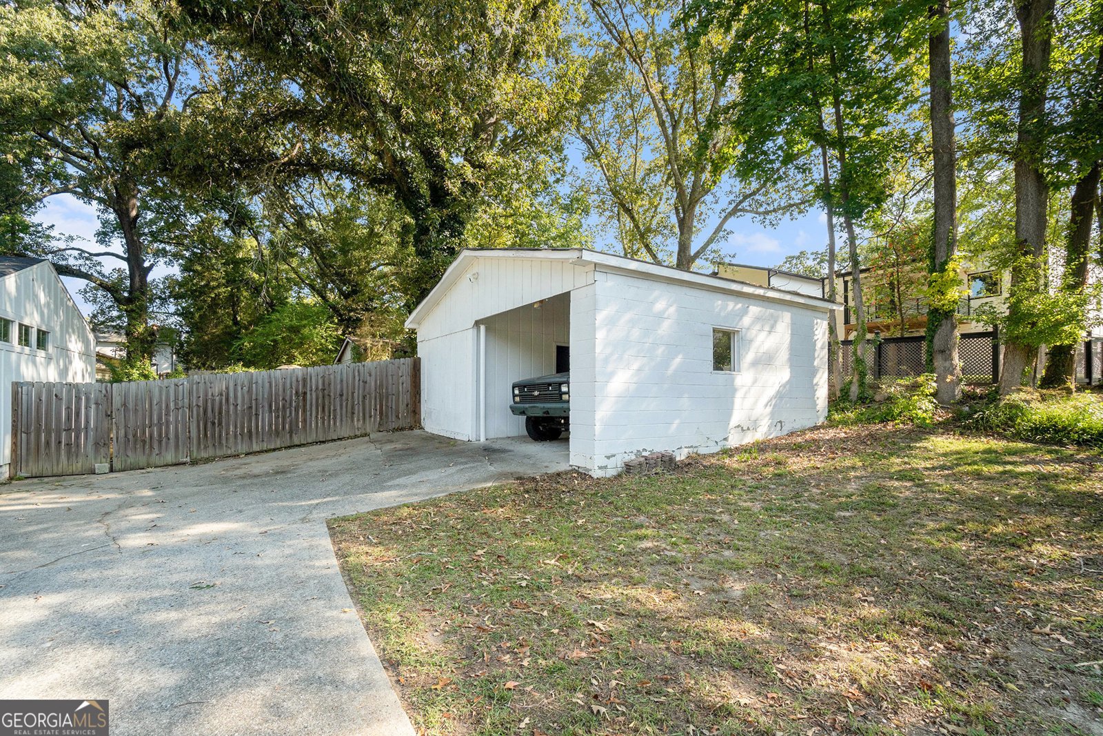 671 Center Hill Avenue Atlanta - 16