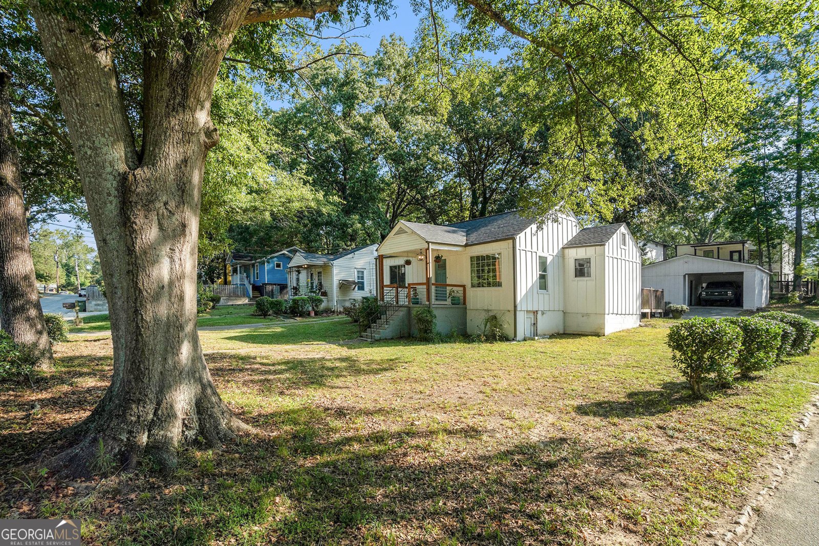 671 Center Hill Avenue Atlanta - 17