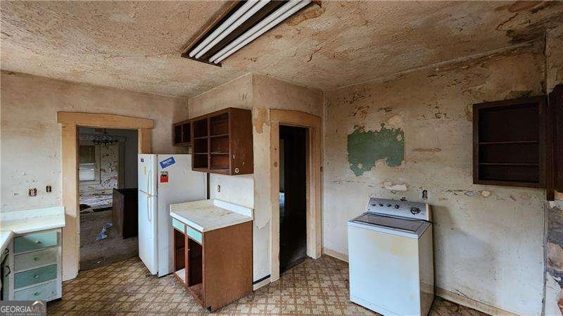 1687 NEELY Avenue Atlanta - 25