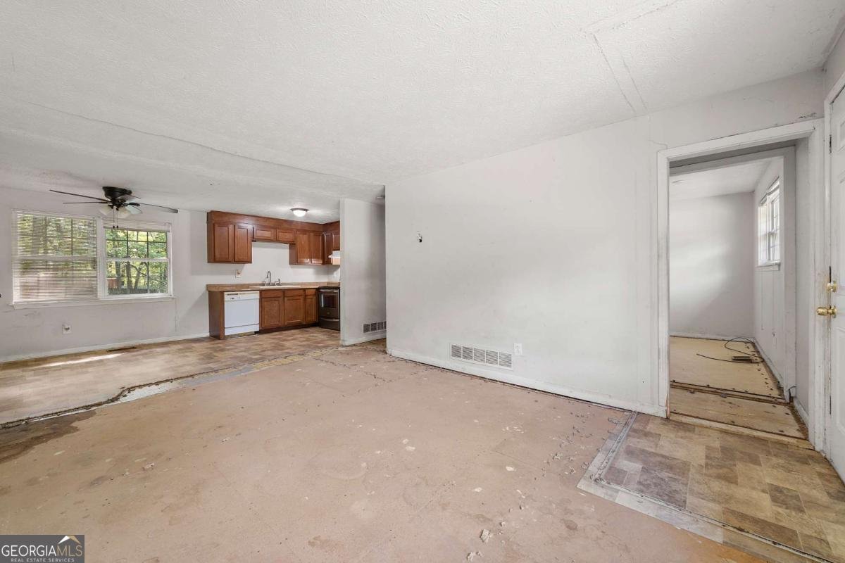 4975 Springbrook Drive Douglasville - 2