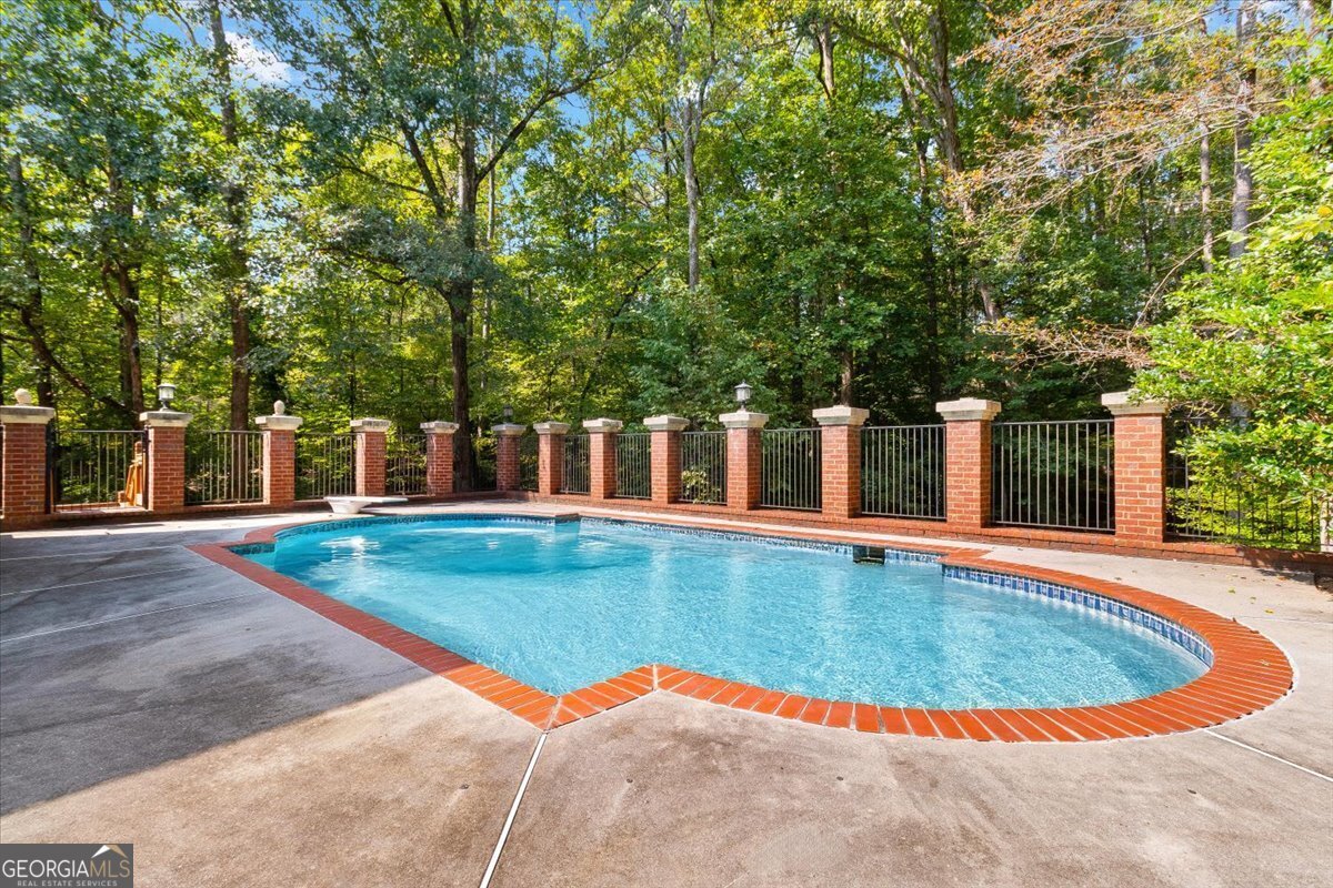 1670 Riverside Road Roswell - 76