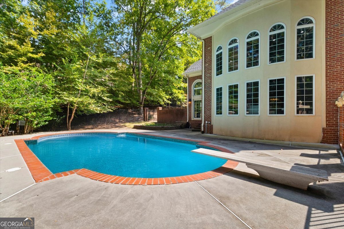 1670 Riverside Road Roswell - 77