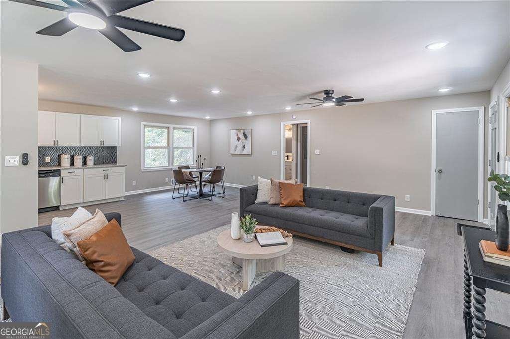 1523 Delia Drive Decatur - 3