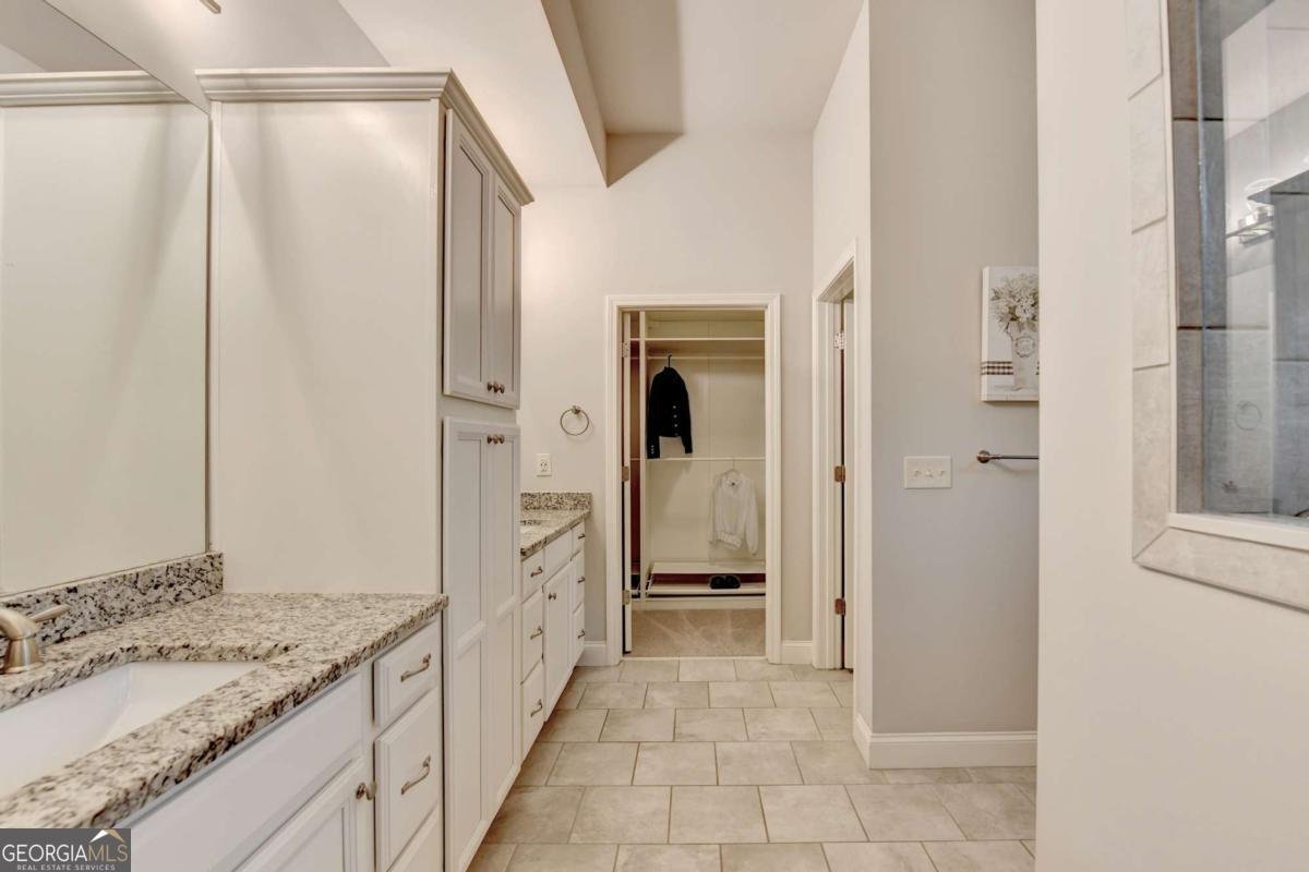 8775 Port View Drive Gainesville - 17